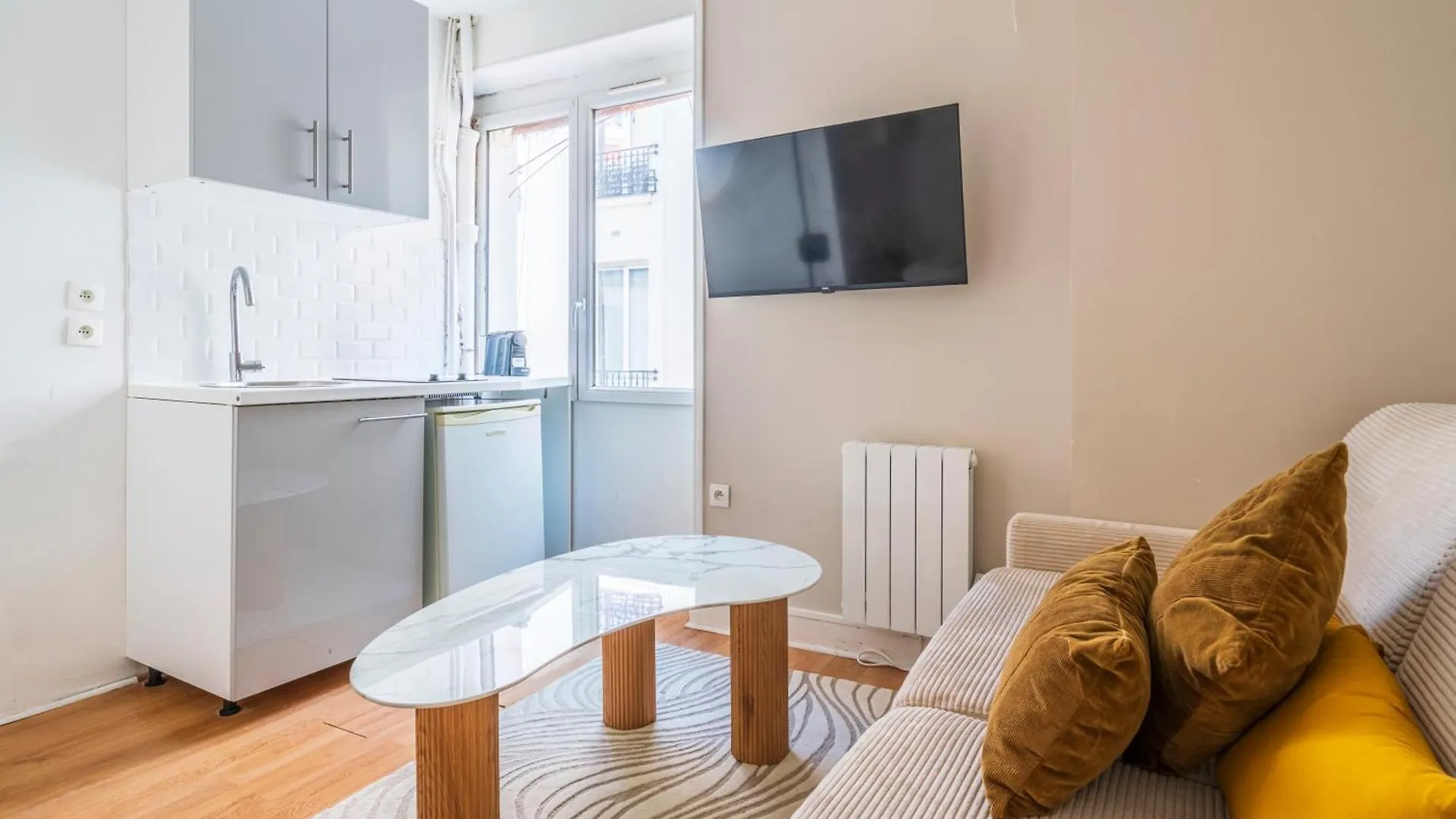 Appartement Au Coeur De Paris Montparnasse Fransa